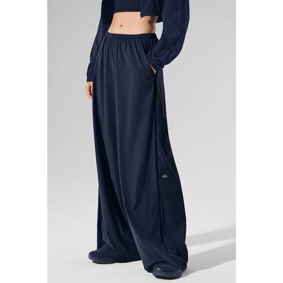 Alo Yoga Breezy Wide Leg Pants Regular Length XS Navy EUC $158 Retail Sold Out - Picture 6 of 16